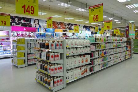 Makeups Supermarket Shelving can Customize the lights to make the products more eye-catching