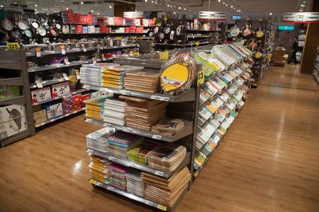 Supermarket shelves are durable and easy to disassemble.