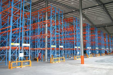Selective Pallet Racking - Selective pallet racking is most common system for direct and single access to each pallet.